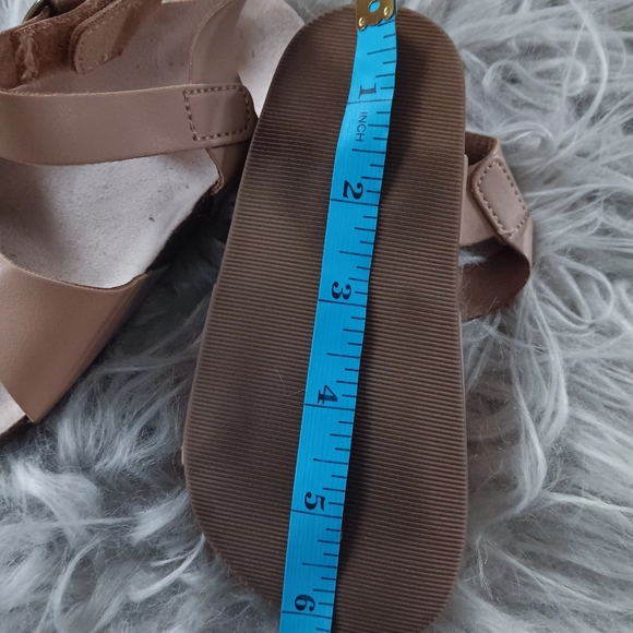 Size 6 Toddler OLD Navy Sandal - Picture 2 of 5